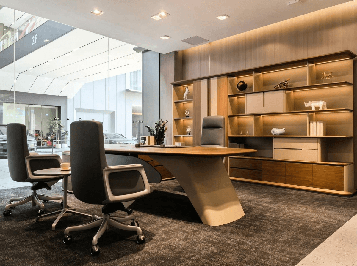 Window-side focus seating in the Shenzhen office
