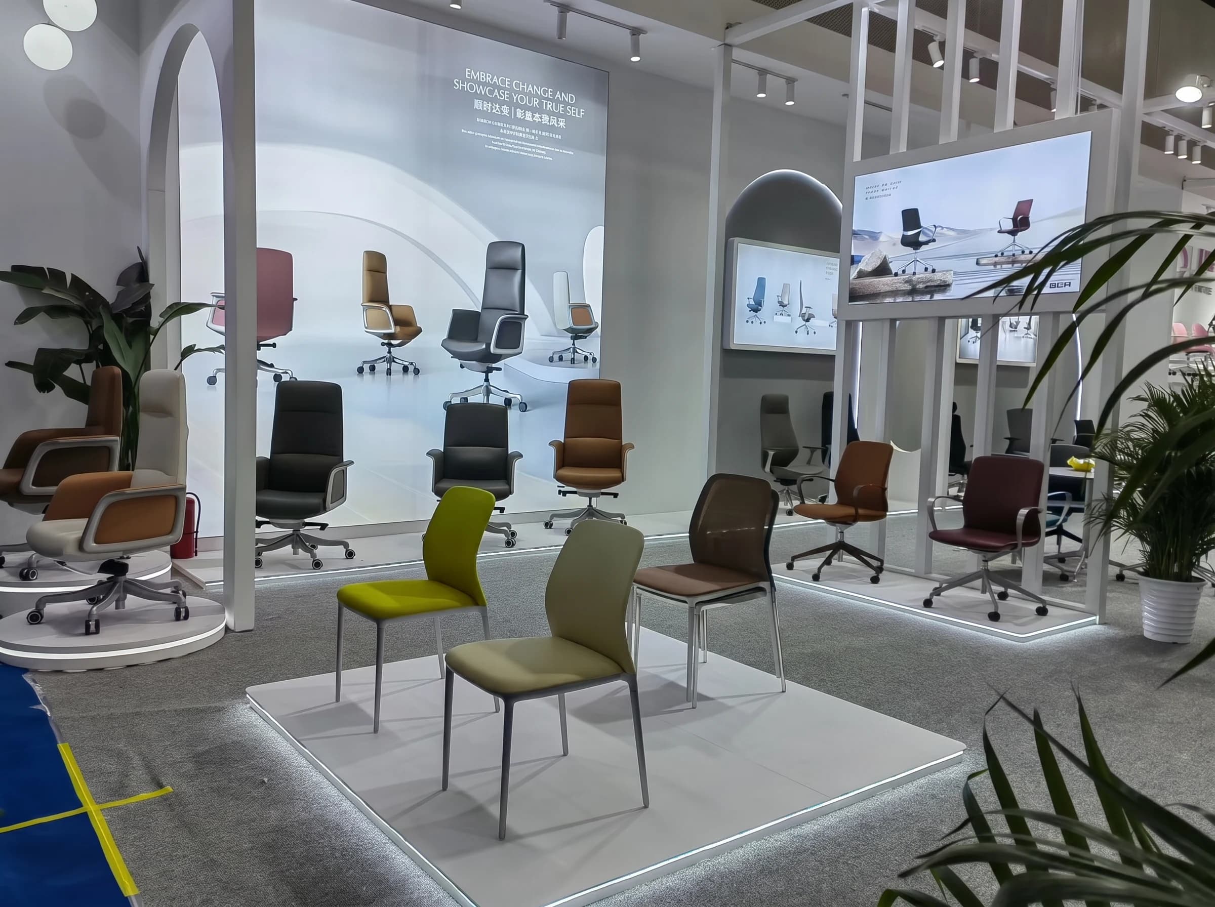 Hanson Furniture workplace seating display at CIFF Guangzhou 2025